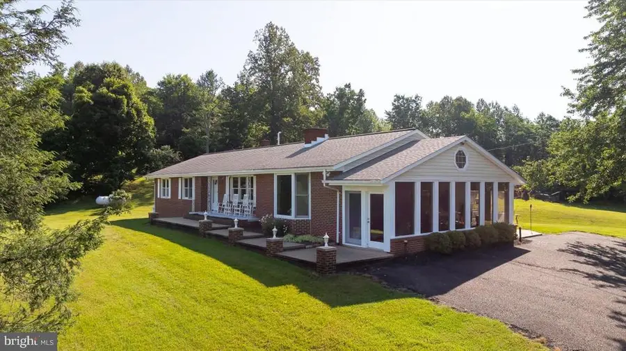 436 Castleton View Rd, Castleton, VA 22716 - Image #2