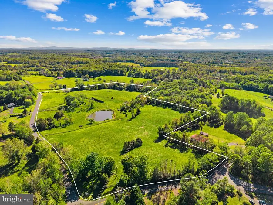 40 Battle Mountain Rd, Amissville, VA 20106 - #2