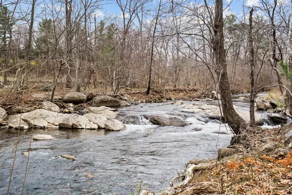 94 Old Hollow Rd, Sperryville, VA 22740