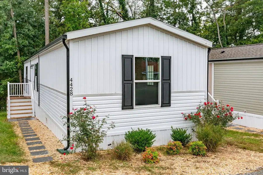 4434 Hotchkiss St, Fredericksburg, VA 22408 - #2