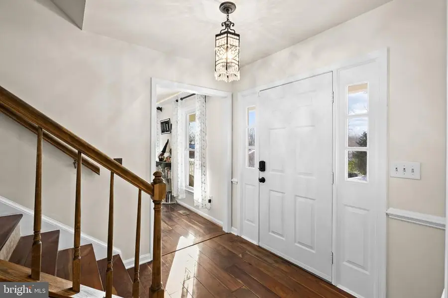 105 Chinaberry Dr, Fredericksburg, VA 22407 - Image #2