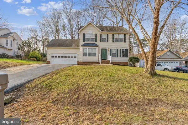 11709 Woodland View Dr, Fredericksburg, VA 22407