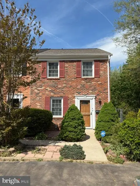 600 Olde Greenwich Cir, Fredericksburg, VA 22408 - #1