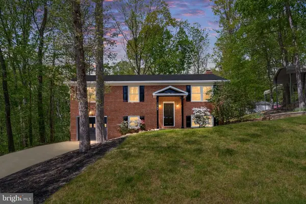 10704 Ann Davis Dr, Fredericksburg, VA 22408