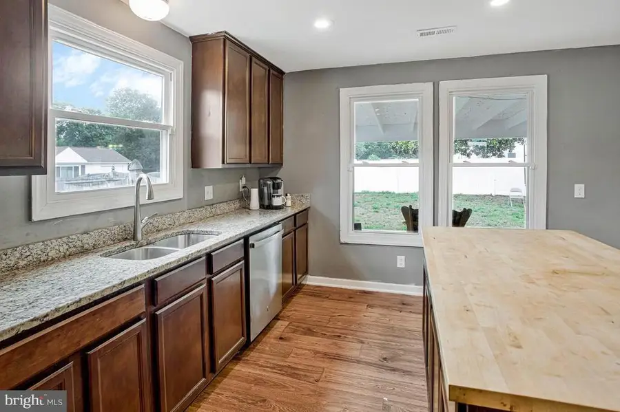 408 Brooks Dr S, Fredericksburg, VA 22408 - #3