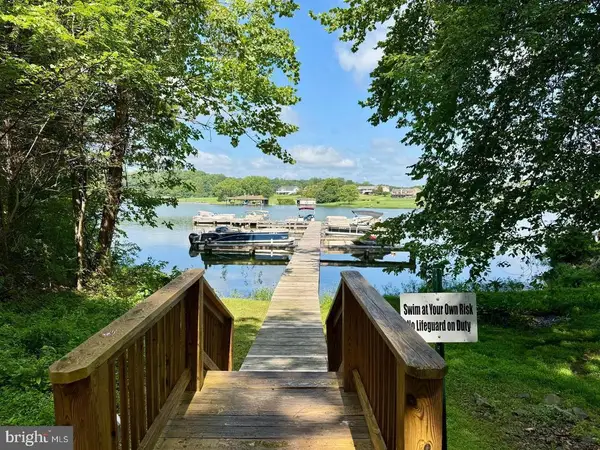 6715 Water View Ln, Mineral, VA 23117