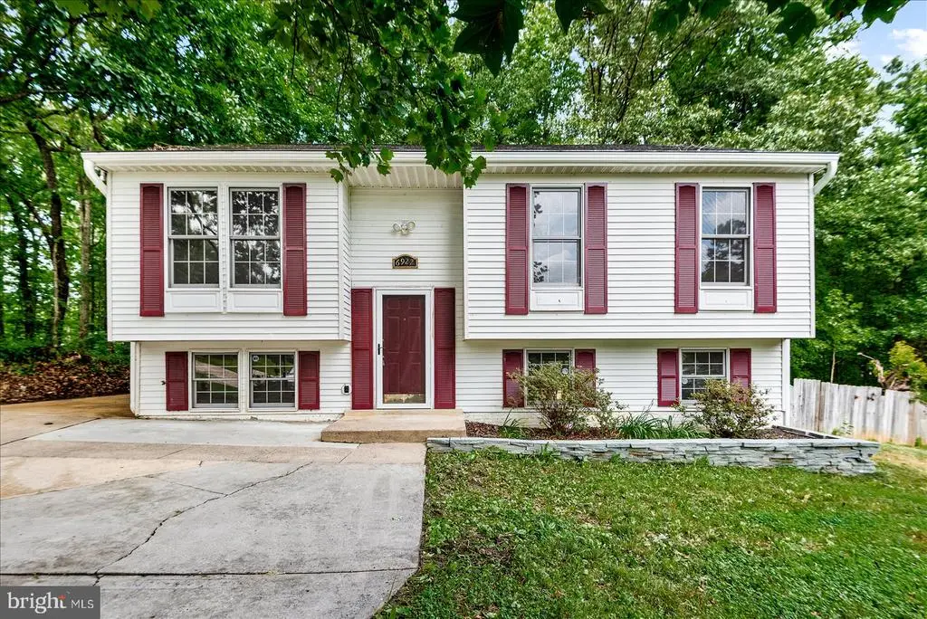 6922 Ridge Way Dr, Fredericksburg, VA 22407 - #1