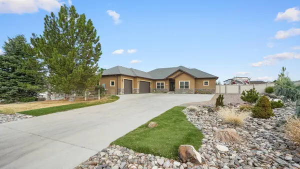 2042 Constitution Loop, Montrose, CO 81401