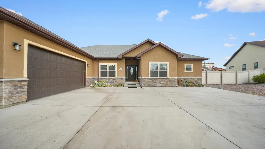 2042 Constitution Loop, Montrose, CO 81401 - #2