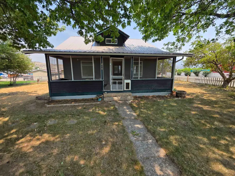 216 Denver Avenue, De Beque, CO 81630 - #2