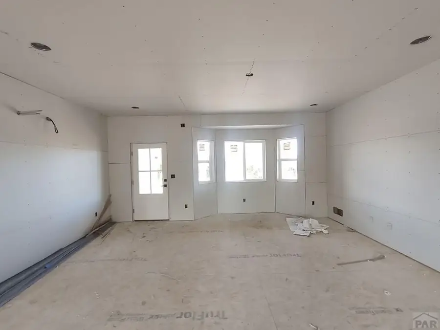 263 W Laurue Ln, Pueblo West, CO 81007 - Image #2