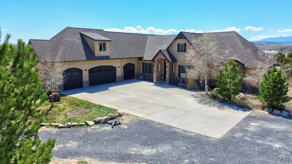 5672 St Charles River Dr, Pueblo, CO 81004 - Image #1