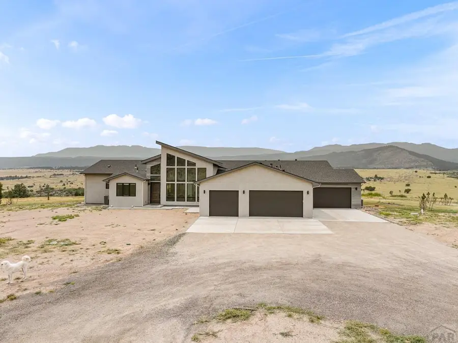 5843 Hart Ranch Dr, Beulah, CO 81023 - Image #2