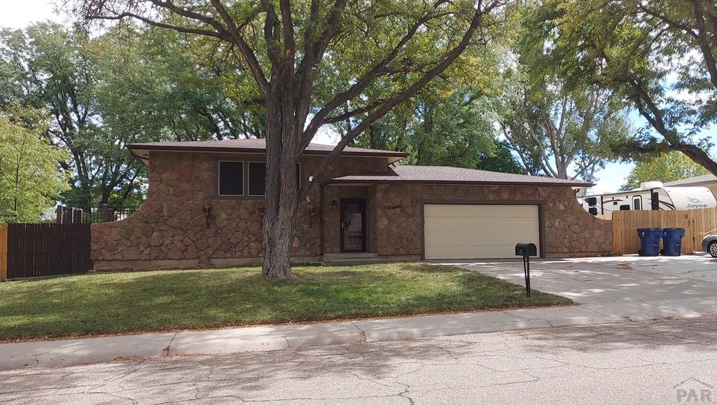 10 Verdosa Dr, Pueblo, CO 81005 - Image #1