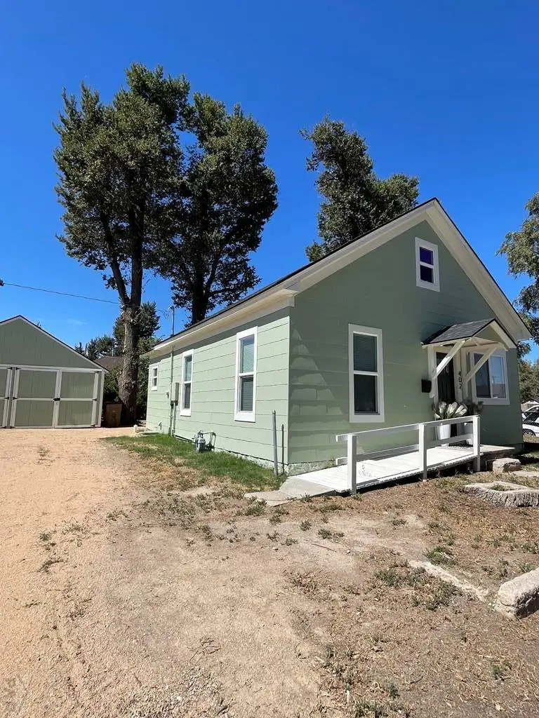 402 Barnes Ave, La Junta, CO 81050 - Image #2