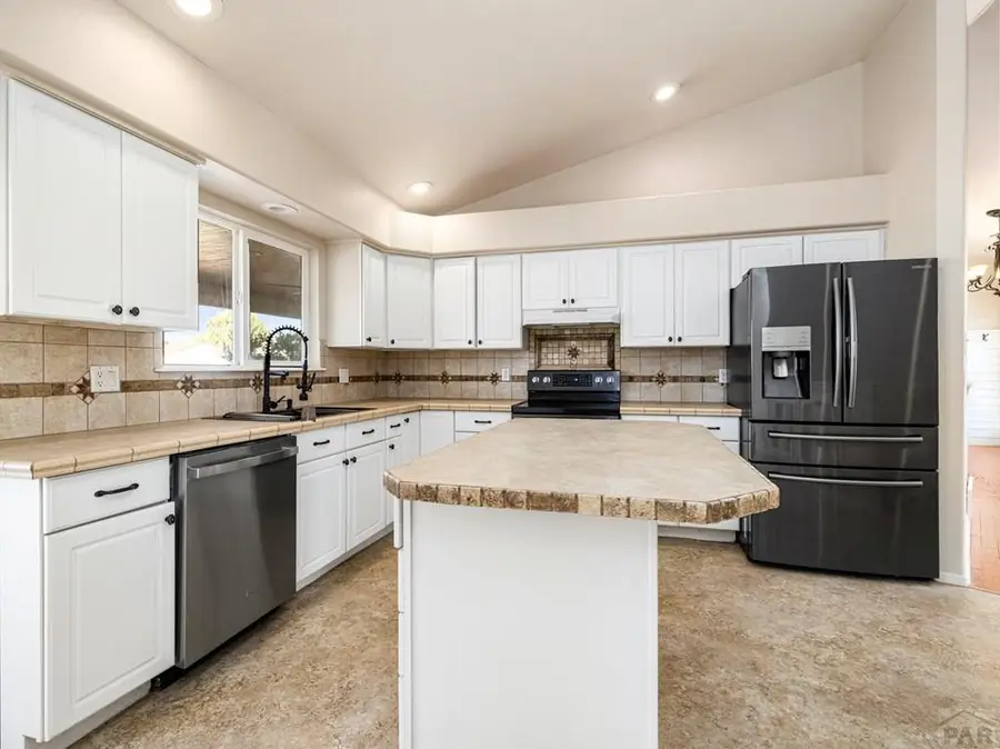 421 W Littler Dr, Pueblo West, CO 81007 - Image #3