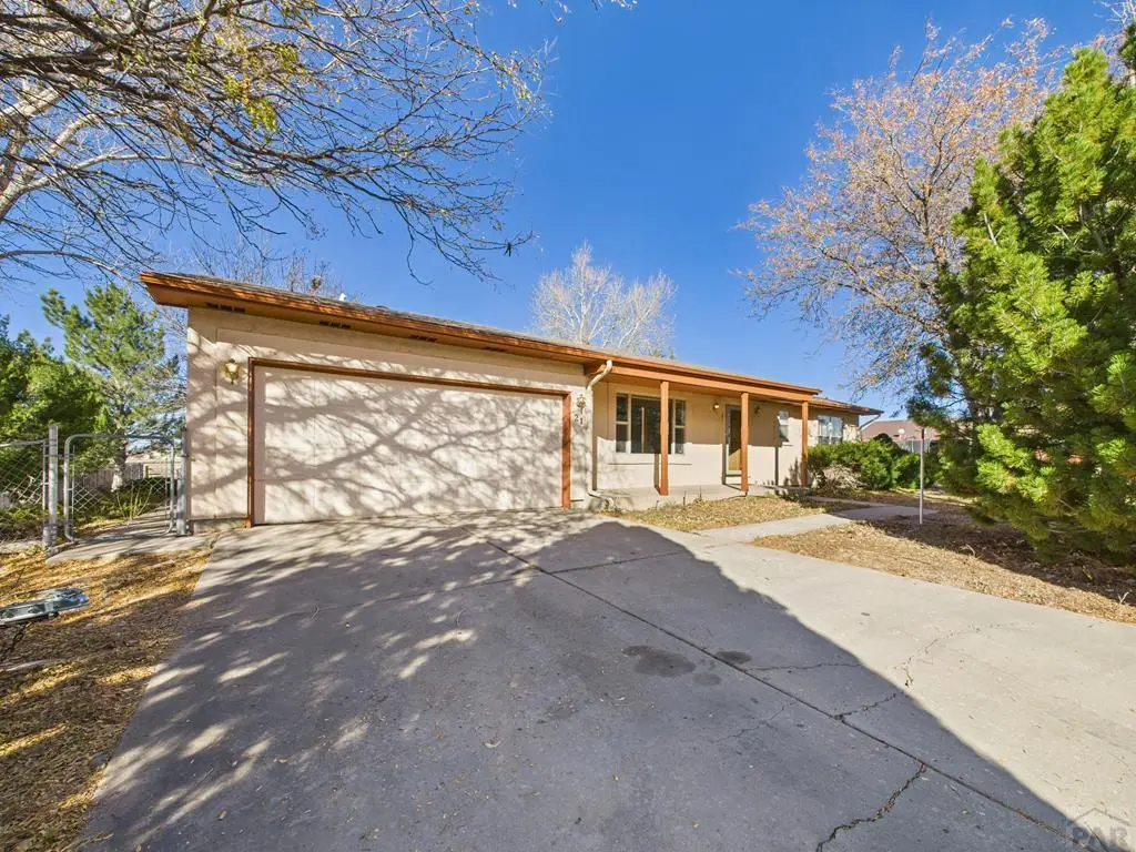 21 S Golfwood Dr W, Pueblo West, CO 81007 - Image #1