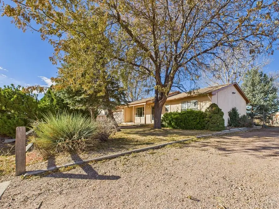 21 S Golfwood Dr W, Pueblo West, CO 81007 - Image #2