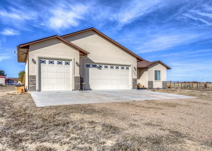 1317 N Vermillion Ct, Pueblo West, CO 81007 - Image #2