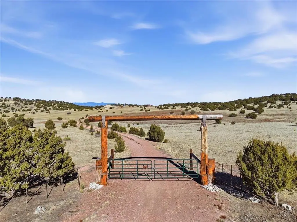 7825 Soda Creek Rd, Pueblo, CO 81005 - #1