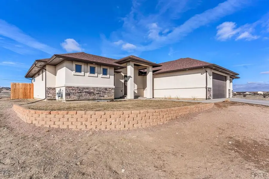 1025 N Dalton Brothers Dr, Pueblo West, CO 81007 - Image #3