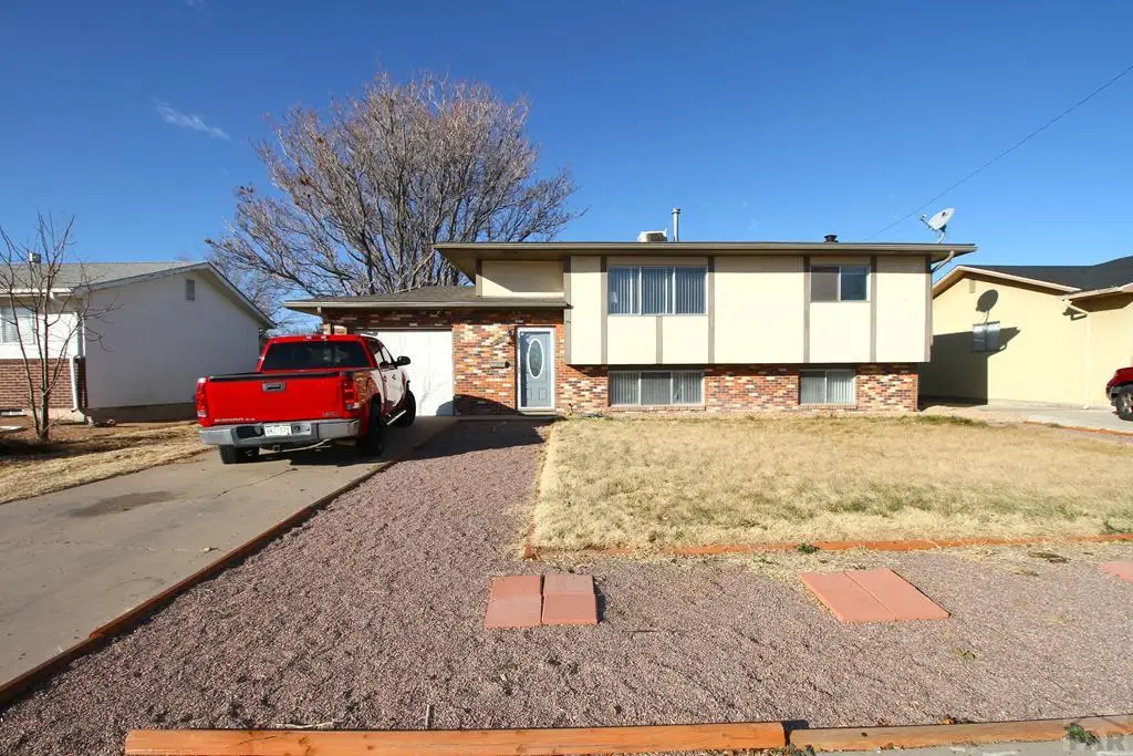 27 Clemson Dr, Pueblo, CO 81007 - Image #1