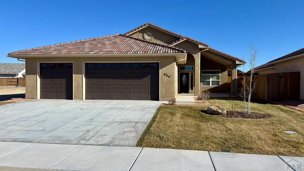 806 Thorncrest Dr, Pueblo, CO 81005 - Image #1