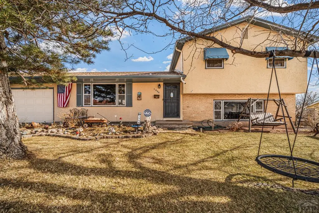 1604 Bunker Hill Rd, Pueblo, CO 81001 - Image #1