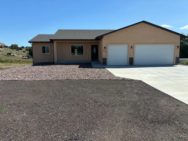 914 S Greenway Ave, Pueblo West, CO 81007