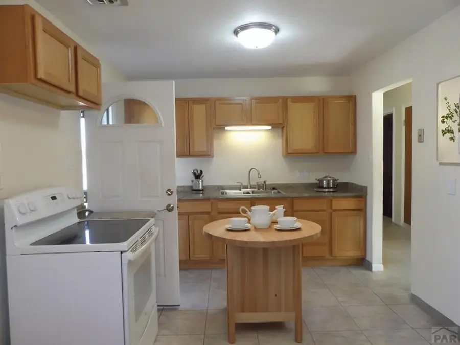 2950 Lancaster Dr, Pueblo, CO 81005 - #3