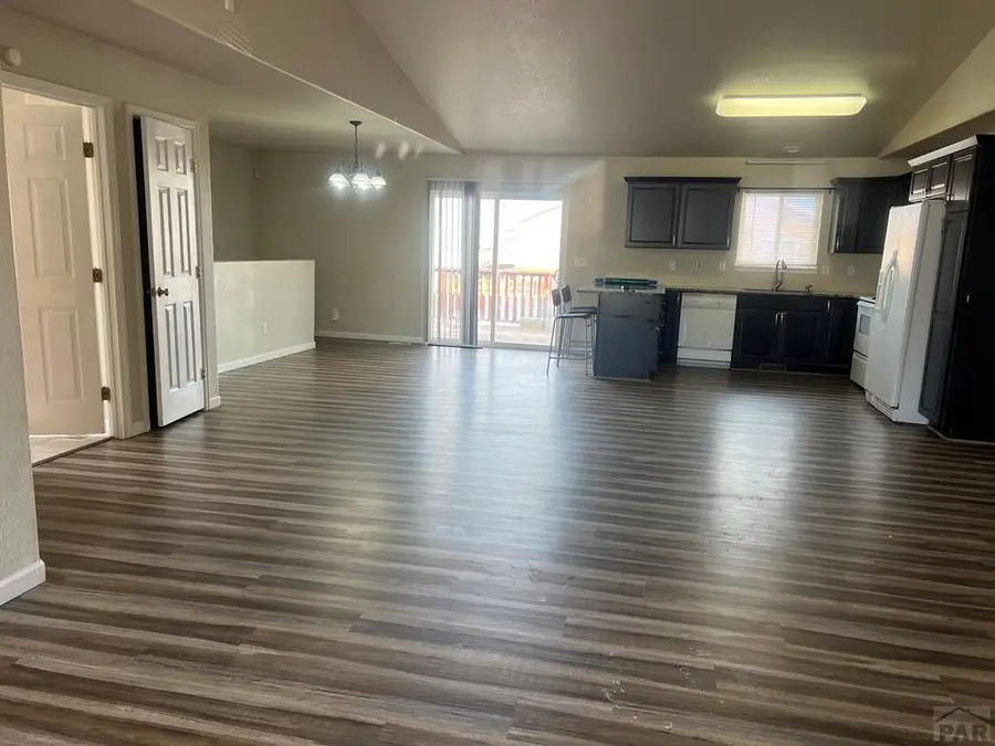 2319 Longhorn Dr, Pueblo, CO 81008 - #3