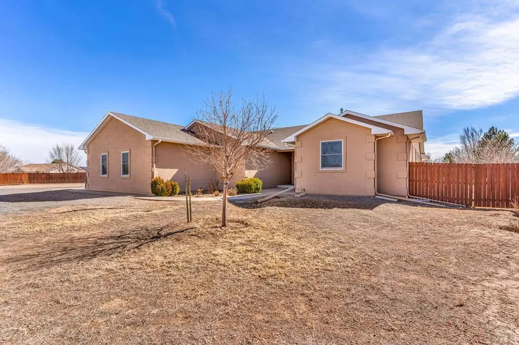 2064 Iris Rd, Pueblo, CO 81006 - #1