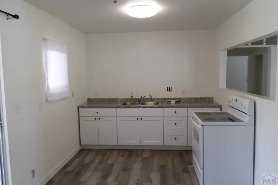 709 Airlane Ave, Pueblo, CO 81005 - #2