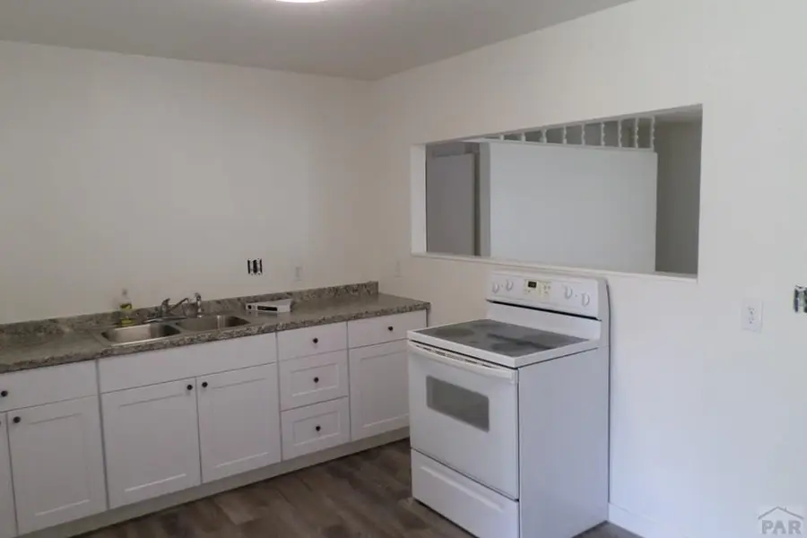 709 Airlane Ave, Pueblo, CO 81005 - #3