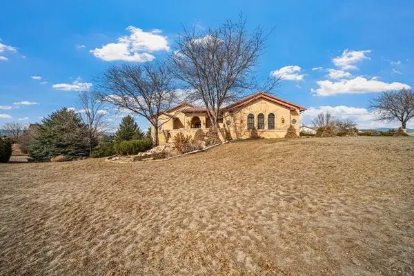 995 S Linden Pl, Pueblo West, CO 81007