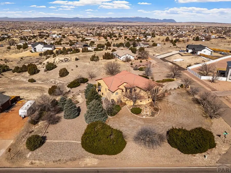 995 S Linden Pl, Pueblo West, CO 81007 - #3