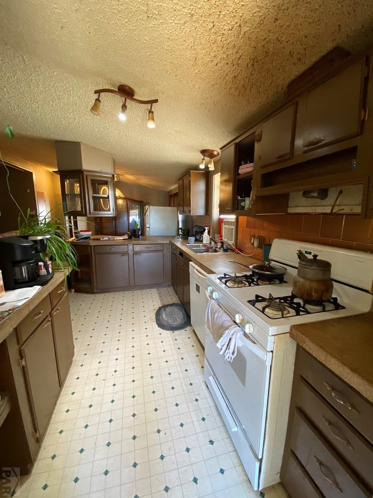 18 Fifth St, Las Animas, CO 81054 - #2