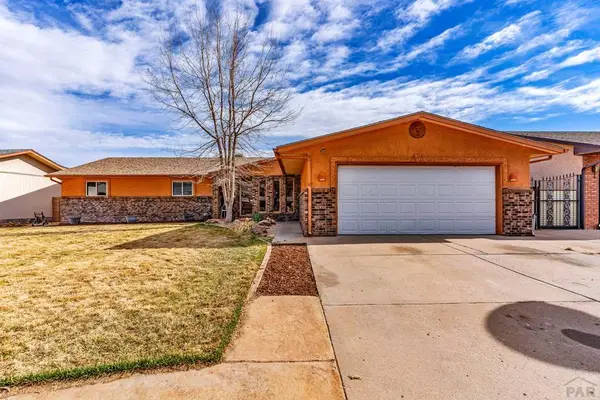 122 Starlite Dr, Pueblo, CO 81005