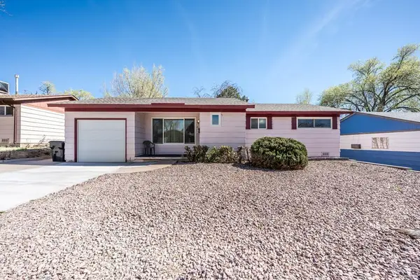 26 Scotland Rd, Pueblo, CO 81001