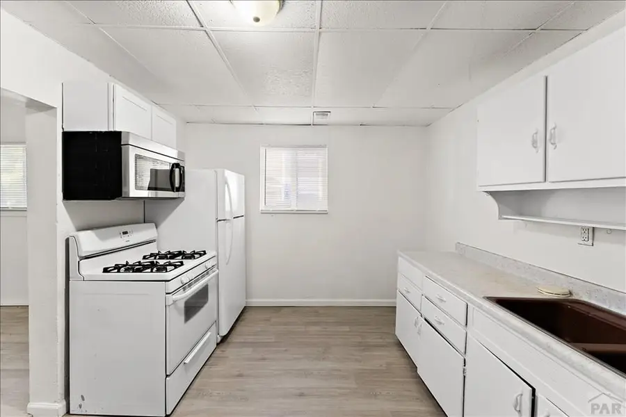 1015 W 13th St, Pueblo, CO 81003 - #3