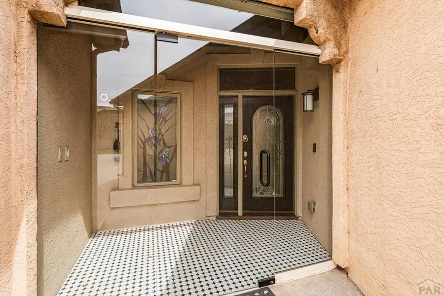 50 Aberdeen Bluff, Pueblo, CO 81004 - #2