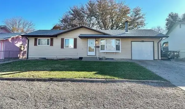 2126 Vinewood Ln, Pueblo, CO 81005