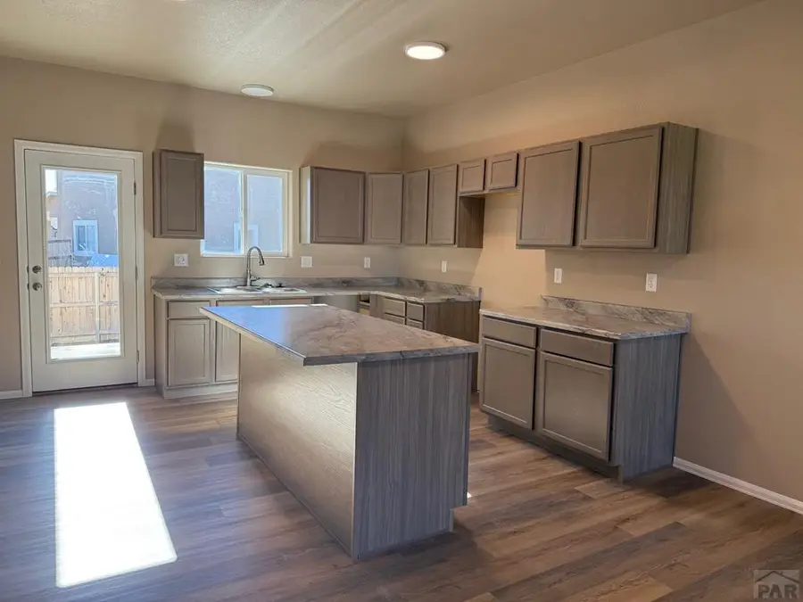 6025 Harper Ln, Pueblo, CO 81008 - #3
