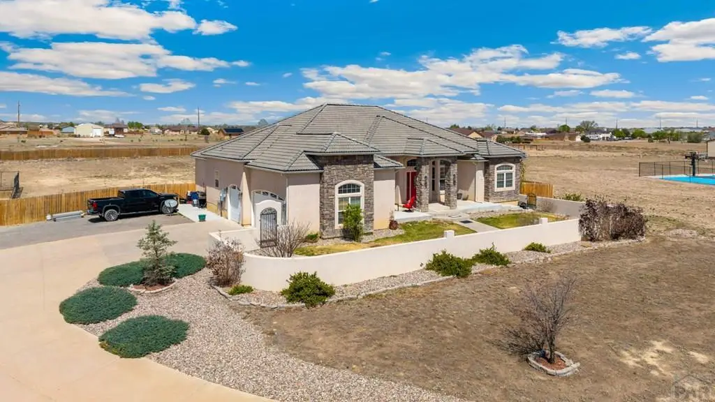 1073 W El Esperante Dr, Pueblo West, CO 81007 - #1