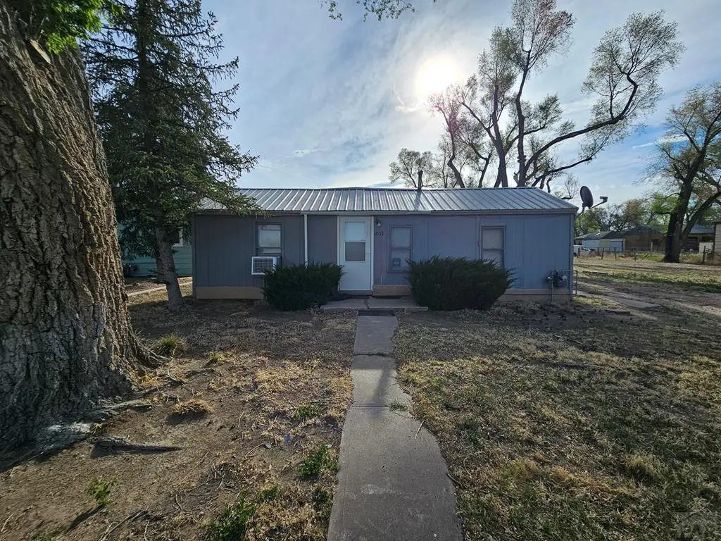 1203 S 10th St, Lamar, CO 81052 - #1