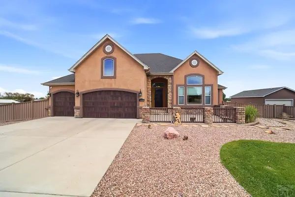 1024 S Greenbrier Dr, Pueblo West, CO 81007