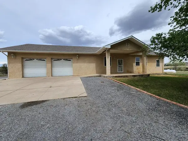 6055 Pine Bluff Dr, Pueblo, CO 81004