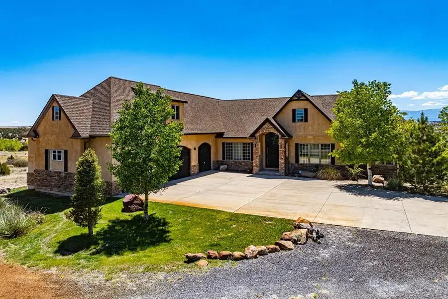 5672 St Charles River Dr, Pueblo, CO 81004 - #3