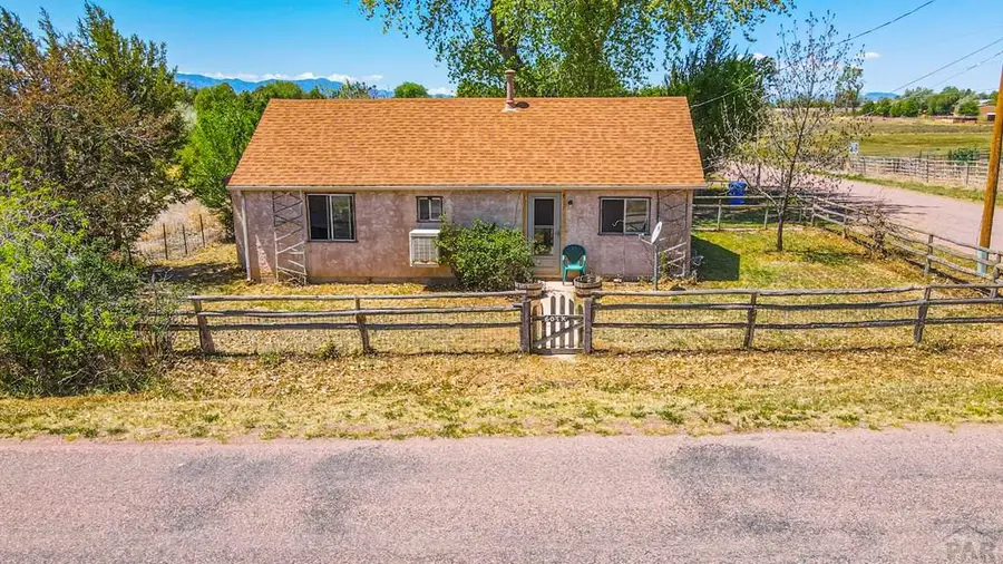 603 K St, Penrose, CO 81240 - #2