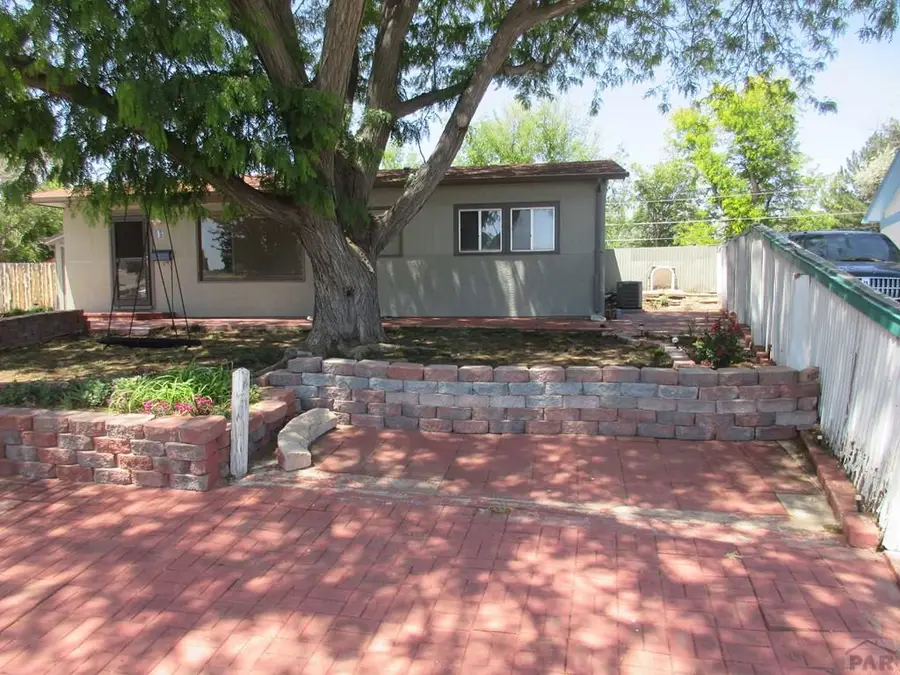 1629 Englewood Dr, Pueblo, CO 81005 - #2